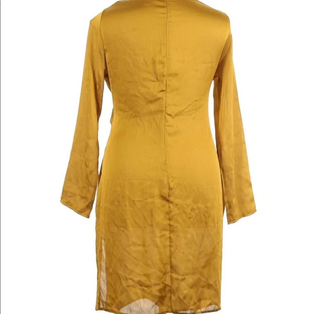 ⭐️HOST PICK NWT⭐️Beautiful Plunge Neck Gold Satin and Chiffon like Dress - Picture 2 of 4